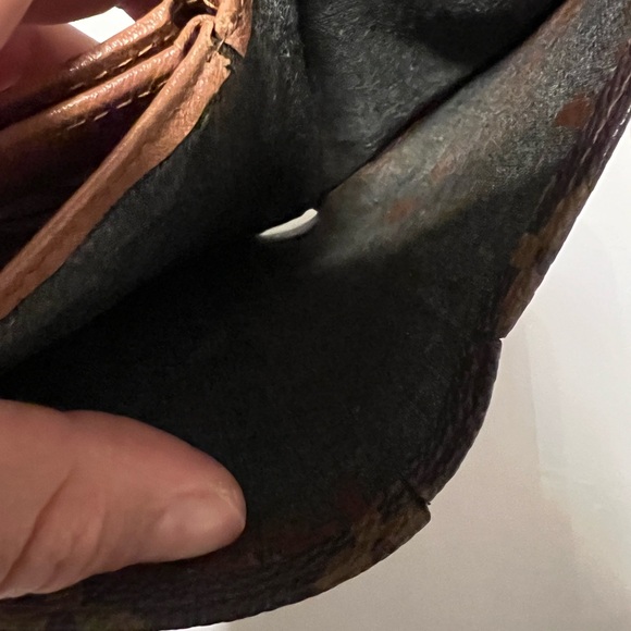 Vintage Louis Vuitton Monogram Wallet - Picture 9 of 11